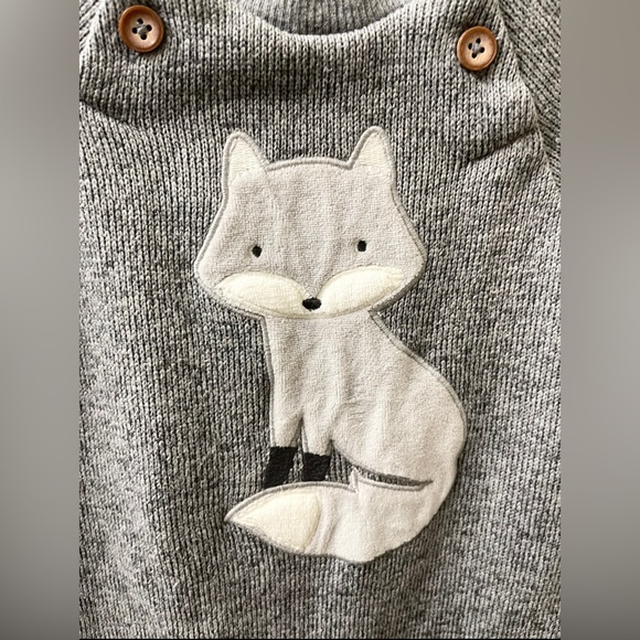 Carters onsie - Picture 2 of 4